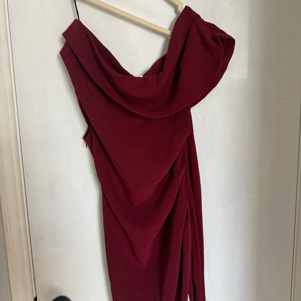 Elliatt One-Shoulder Burgundy Red Maxi Gown - Picture 3 of 8